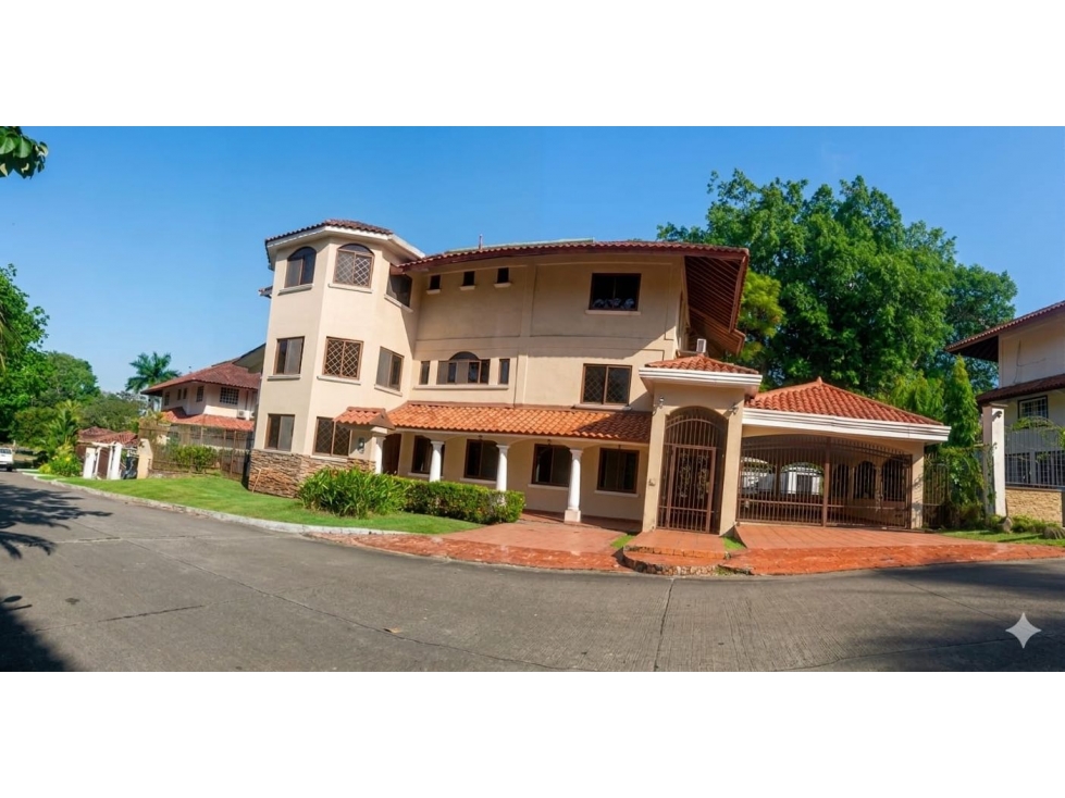 casa en venta en Albrook con piscina