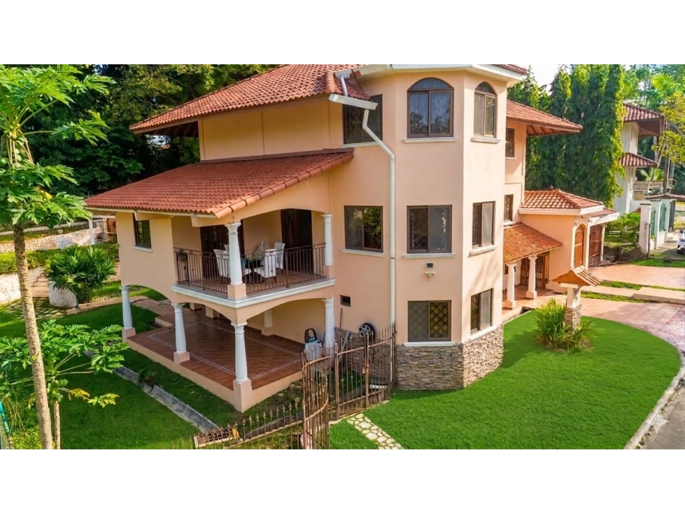 casa en venta en Albrook con piscina — foto 2