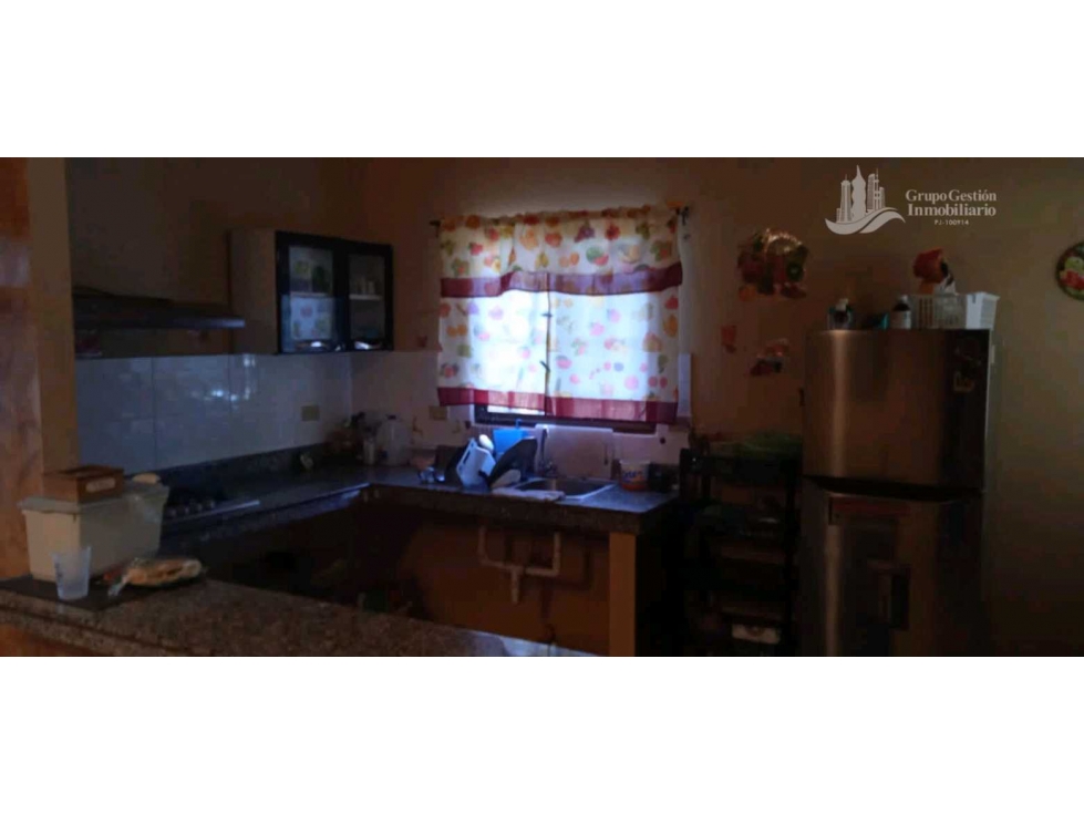 VENDO CASA EN ALGARROBO - 2