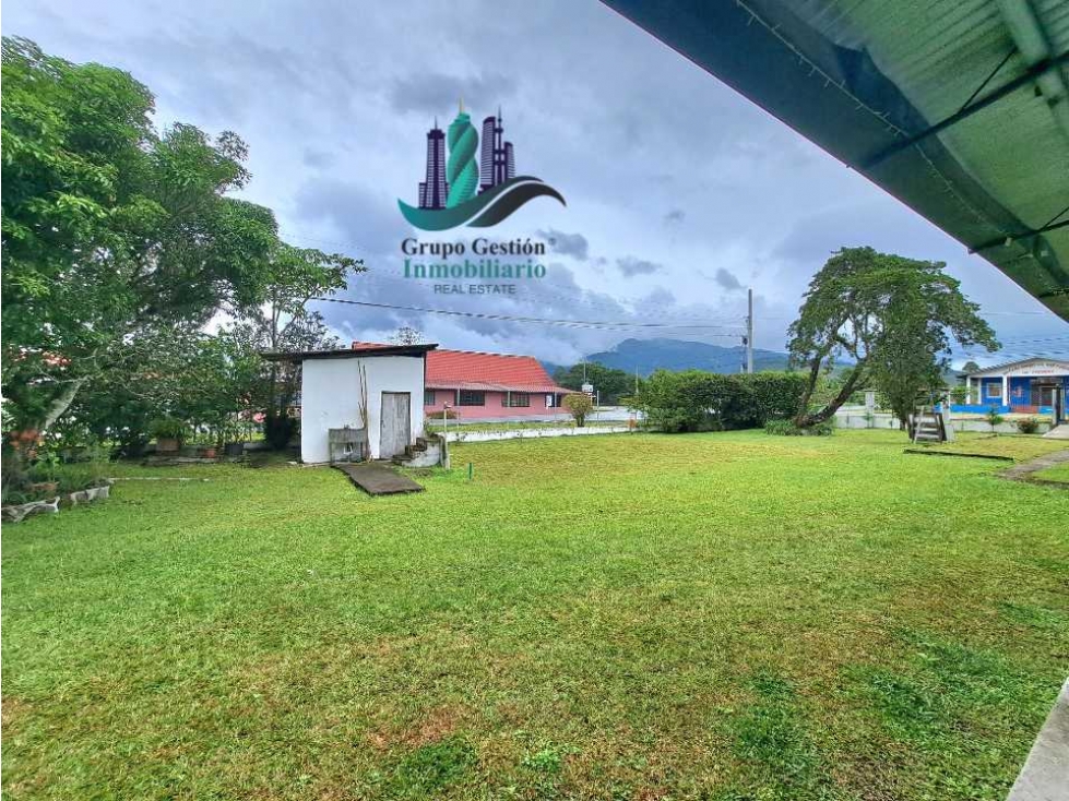VENDO CASA EN AREA COMERCIAL VOLCAN - 2