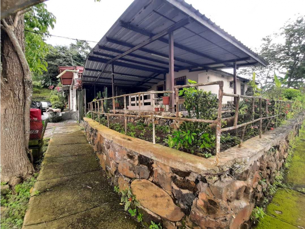 VENDO CASA EN ARRAIJAN VISTA ALEGRE URBANIZACIÓN ALTOS DE CACERES