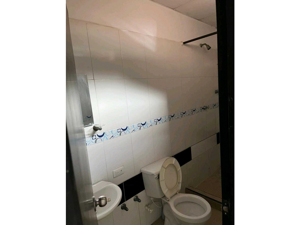 Vendo casa en cali barrio atanasio girardot 3 pisos indep.renta 4.2 m — foto 4