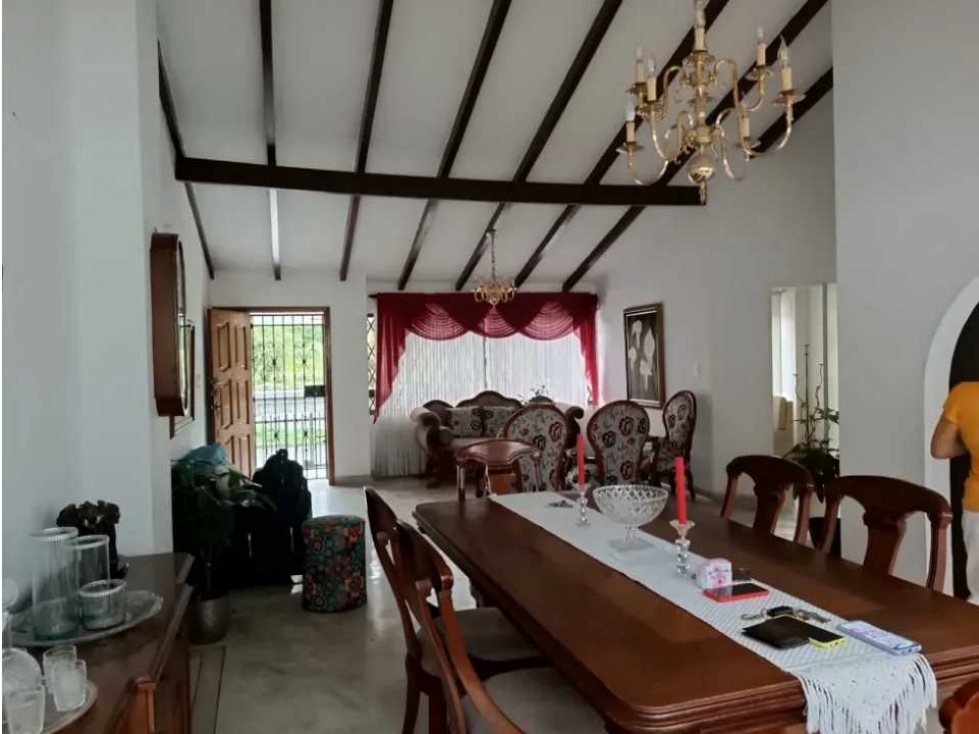 Vendo Casa en Cali con Oportunidad de Desarrollo