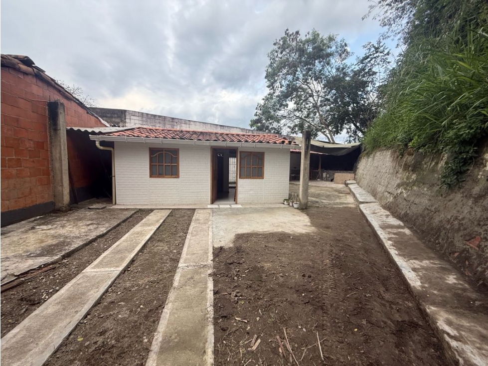VENDO CASA EN CARTAGO