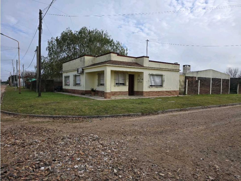 Vendo Casa Centrica en Caseros, Entre Ríos - 4