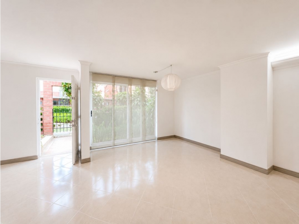 VENDO CASA EN CASTROPOL / POBLADO, UNIDAD CERRADA, FAMILIAR. — foto 2