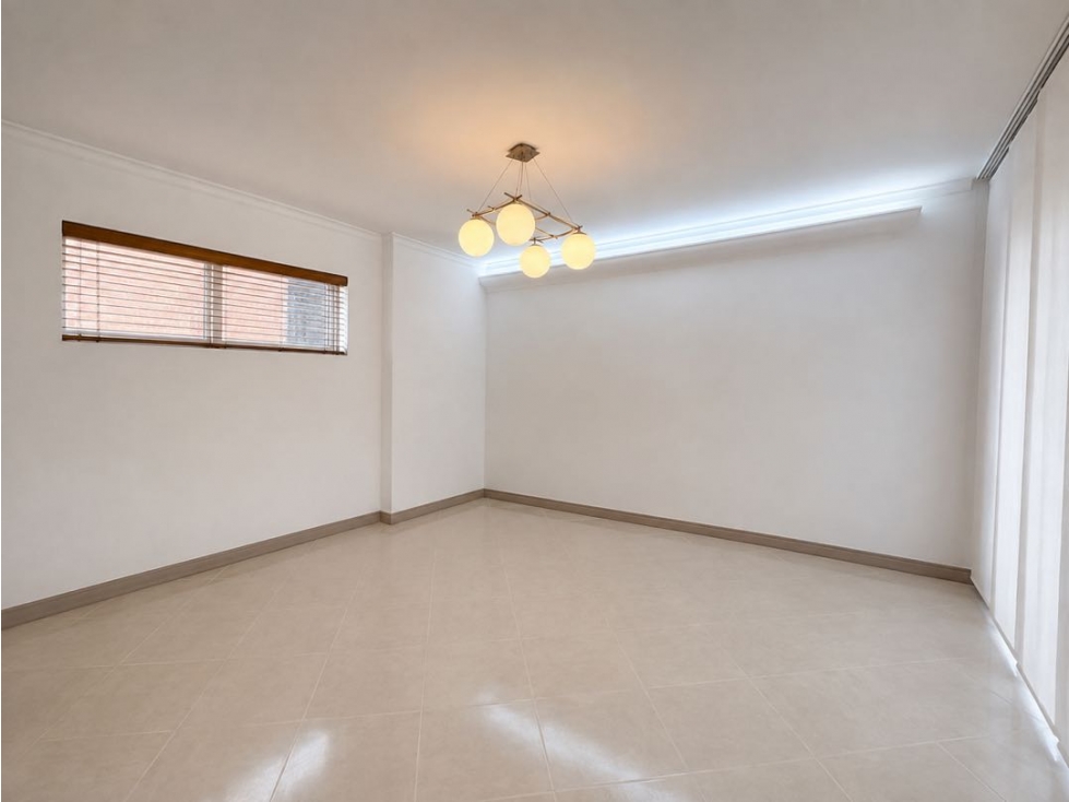 VENDO CASA EN CASTROPOL / POBLADO, UNIDAD CERRADA, FAMILIAR. — foto 3