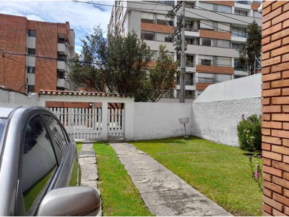 VENDO CASA EN CEDRITOS. A