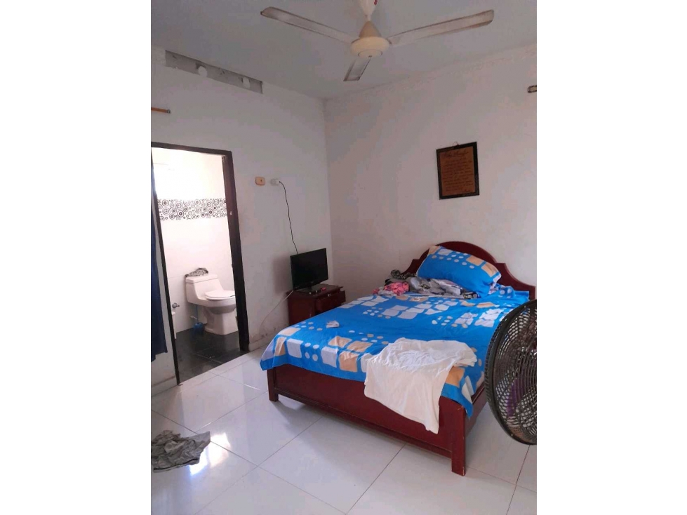 Vendo casa en CERETÉ .
Cerca al Colegio 24 de Mayo - 5
