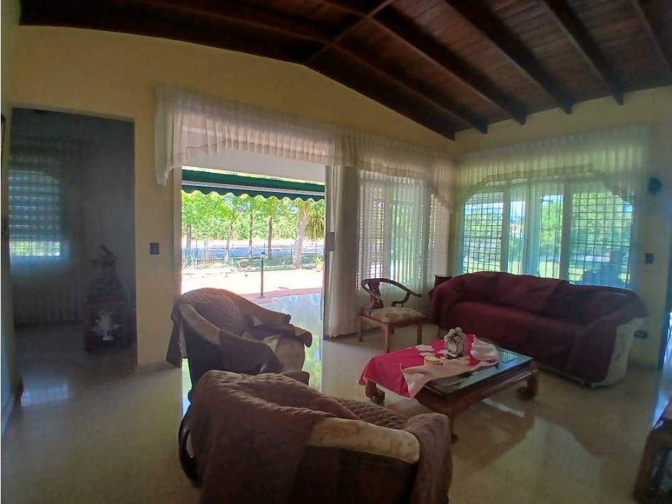 VENDO CASA EN CHITRE, SOBRE CARRETERA PRINCIPAL VIA LAS TABLAS. - 5