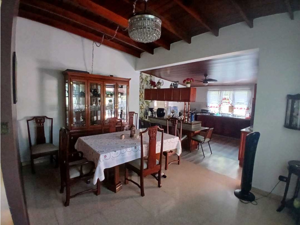 VENDO CASA EN CHITRE, SOBRE CARRETERA PRINCIPAL VIA LAS TABLAS. - 6
