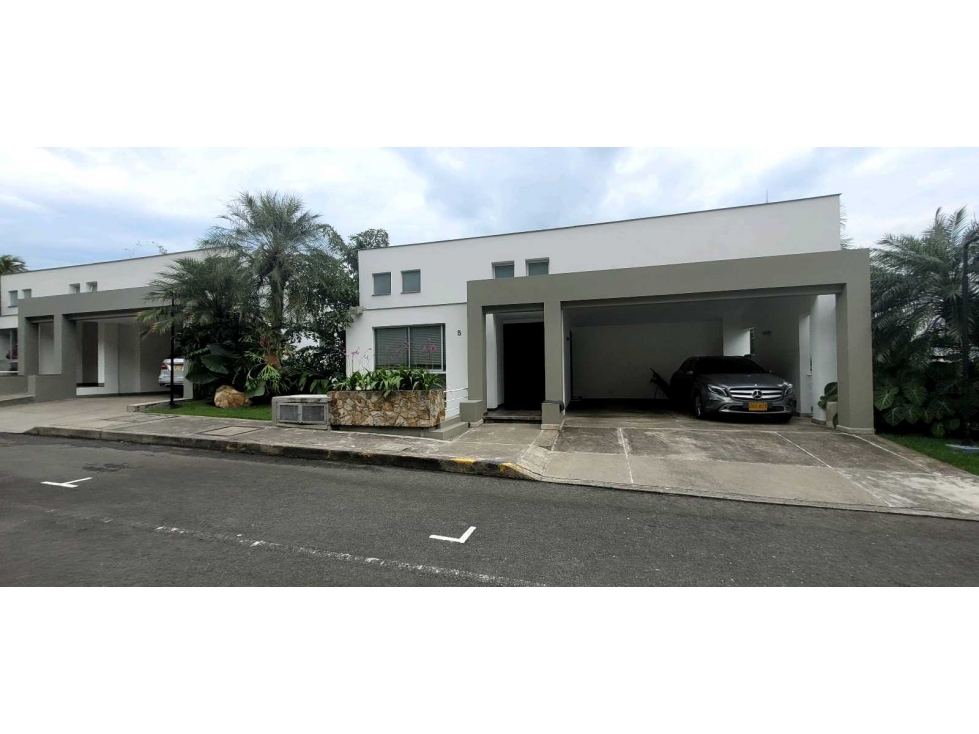 Vendo casa en condominio en el Oeste