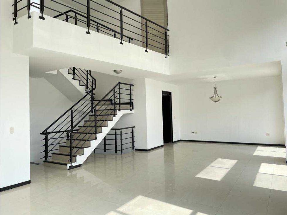 Vendo casa en condominio oeste de cali barrio aguacatal 319 m2 — foto 5