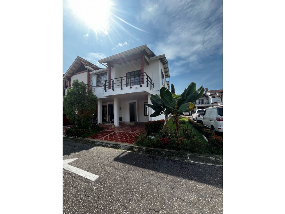 Vendo casa en conjunto Cerro Campestre Alto Villavicencio
