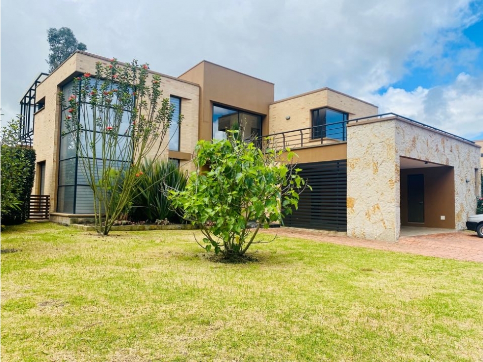 VENDO CASA EN CONJUNTO CON CLUB HOUSE- CAJICA