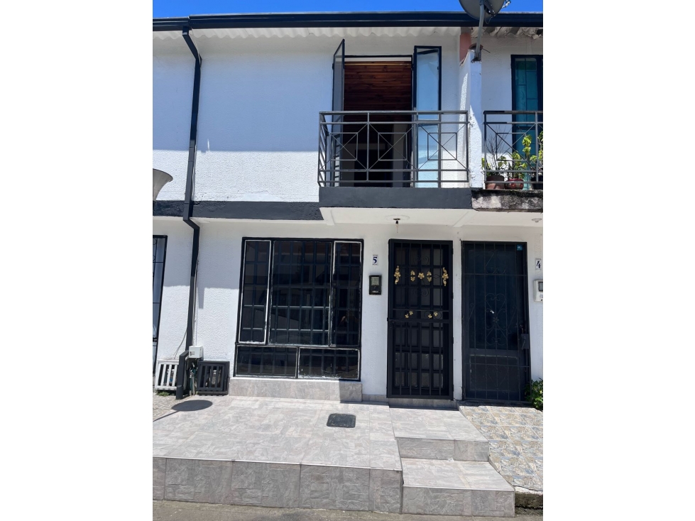Vendo casa en conjunto Sindamanoy Villavicencio