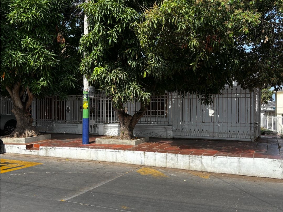 VENDO CASA EN DELICIAS ESQUINA
