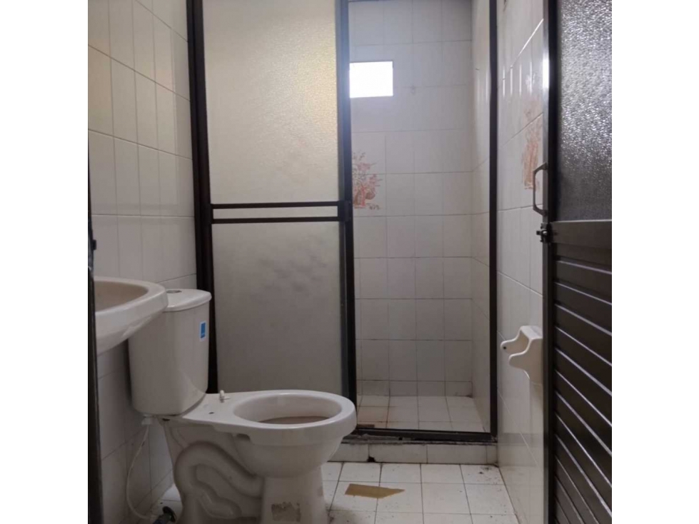 VENDO CASA EN EL BARRIO BENJAMIN HERRERA 3 PISOS CALI — foto 4