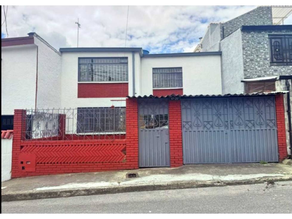 VENDO CASA EN EL BARRIO VELÓDROMO