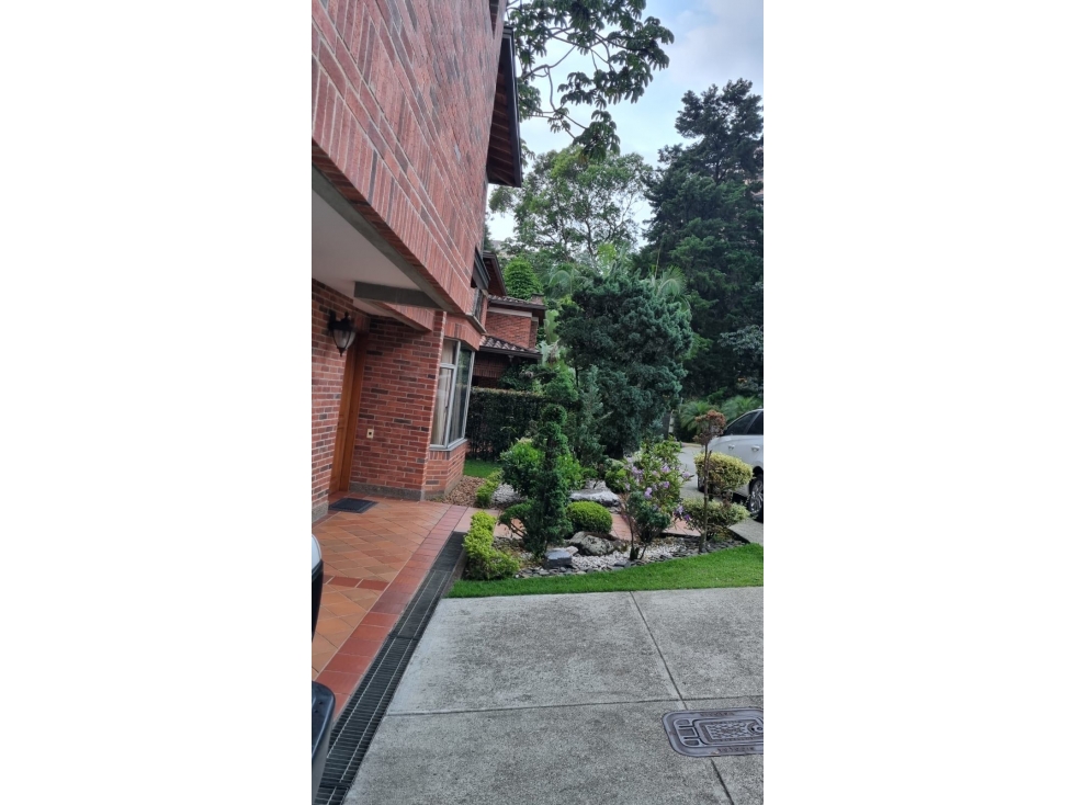 VENDO CASA EN EL POBLADO CERCA AL CES DE 4 HABITACIONES — foto 5