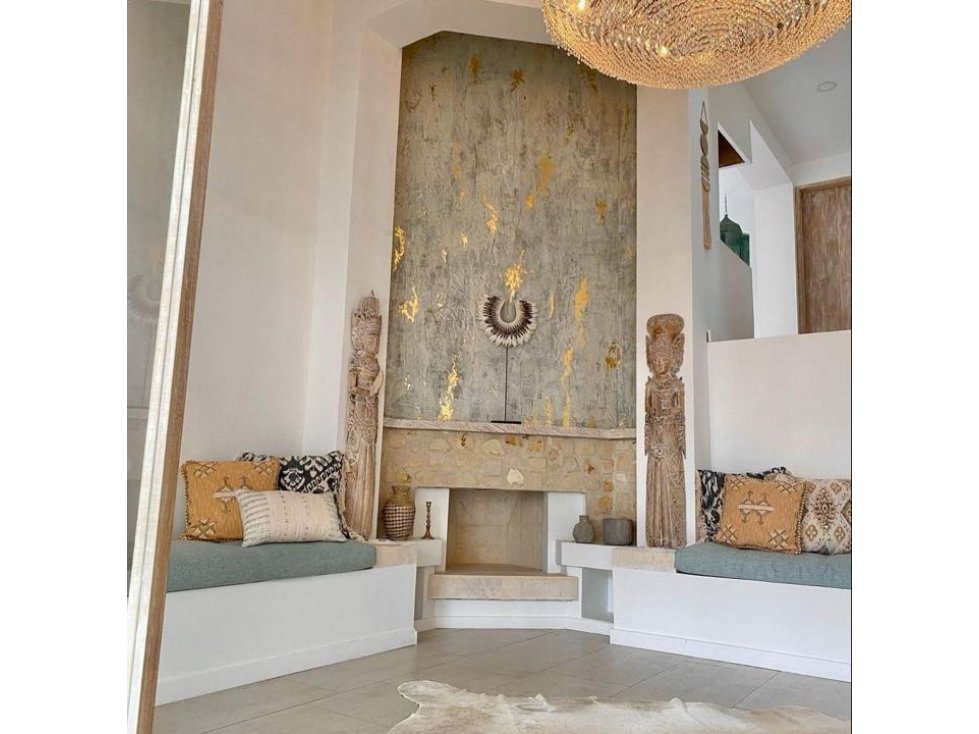 VENDO CASA EN EL POBLADO - COLA DEL ZORRO - PARCIALMENTE REMODELADA