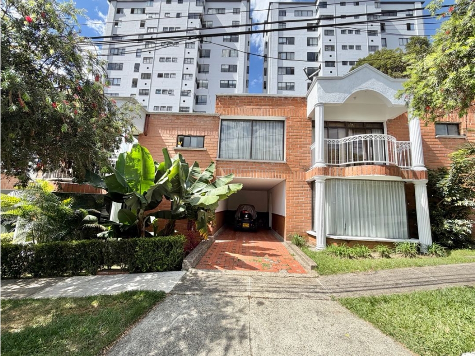 Vendo casa en el Poblado - transversal inferior
