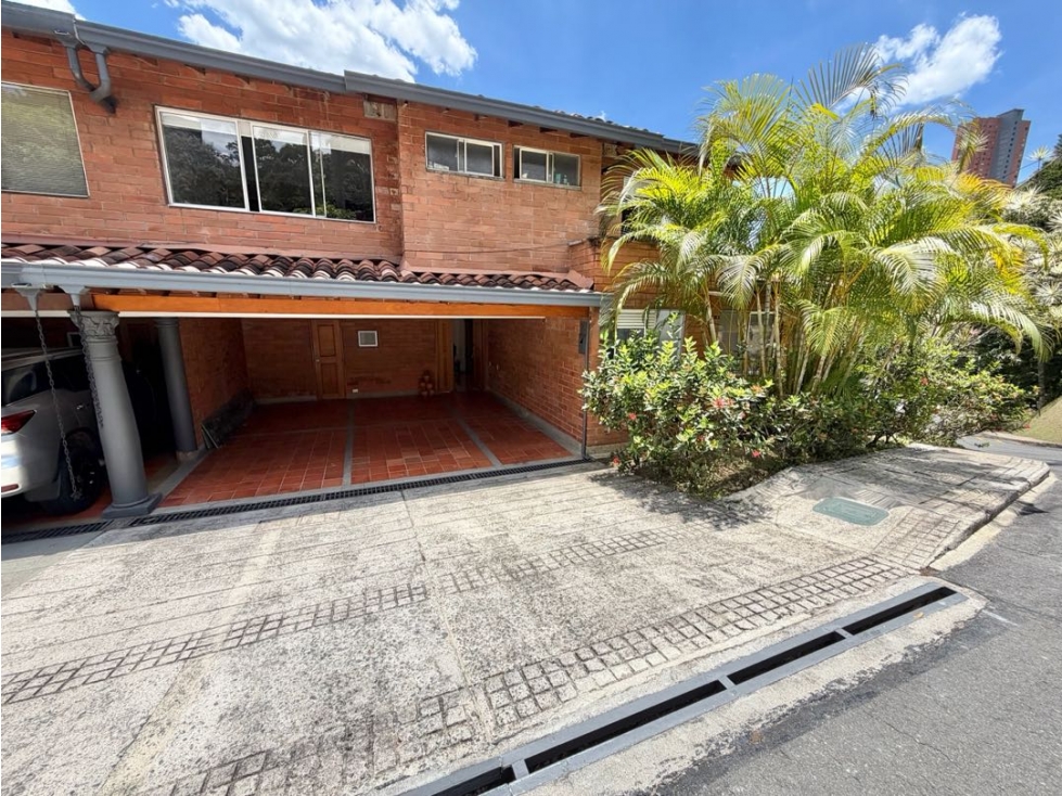 Vendo casa en el Poblado - San Lucas