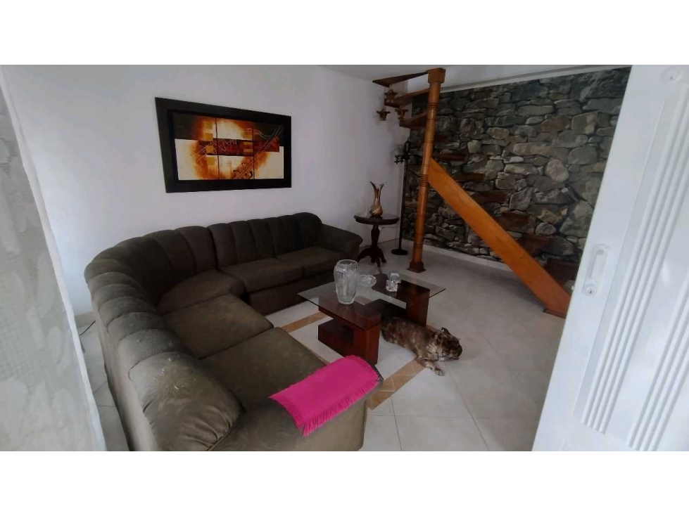 VENDO CASA EN EL SALVADOR, SEGUNDO PISO CON TERRAZA