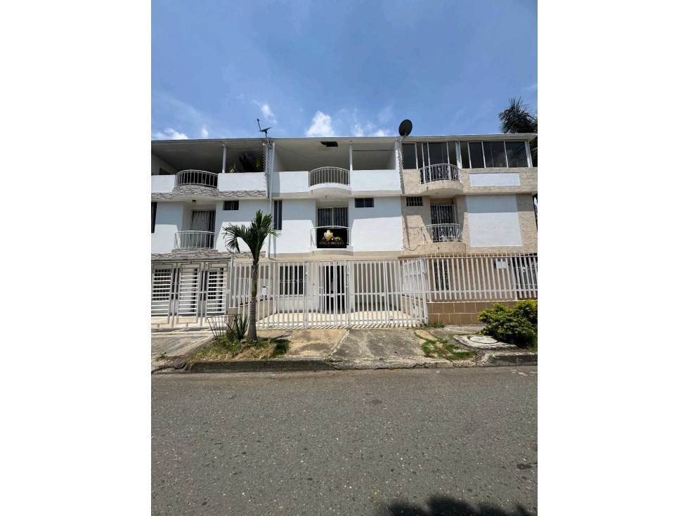 Vendo casa en el sur de cali barrio valle lili vehicular