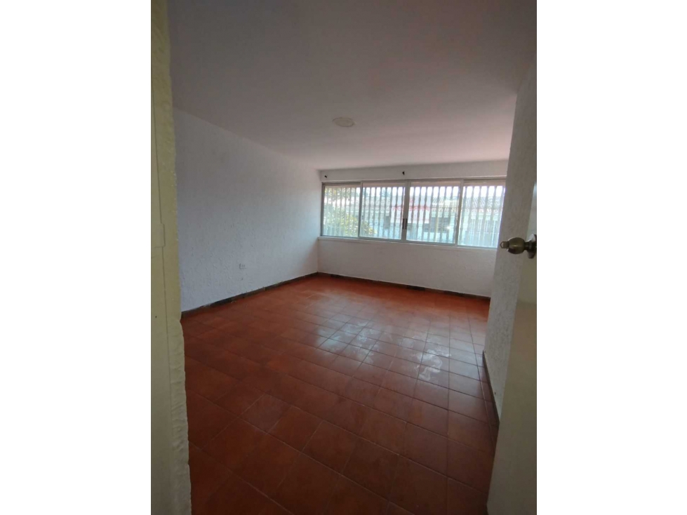 Vendo casa en el sur de cali barrio camino real lote 120 m2 — foto 3