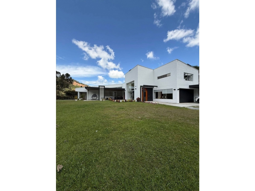 Vendo casa en Envigado, Alto del Escobero en unidad cerrada — foto 2