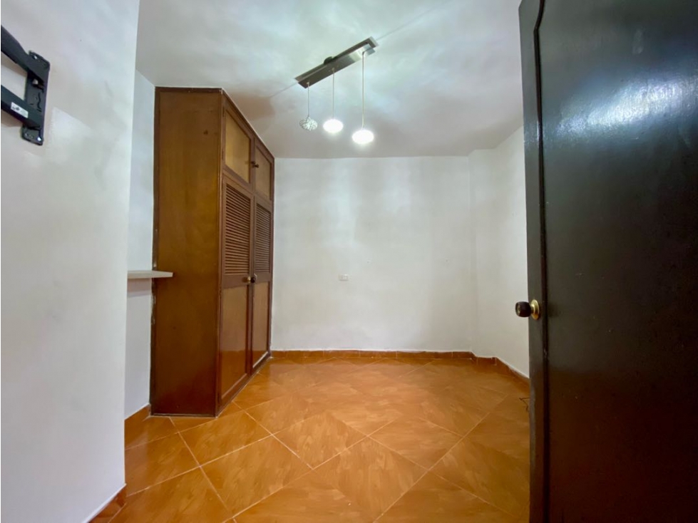 VENDO CASA EN ENVIGADO - BARRIÓ MESA PRIMER PISO — foto 3
