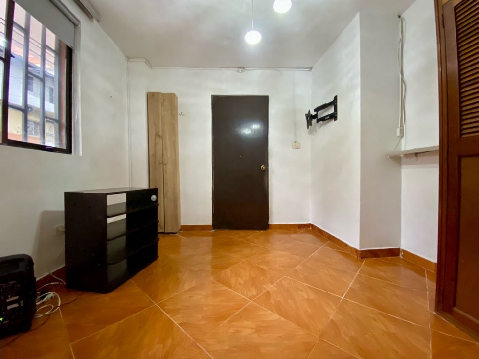 VENDO CASA EN ENVIGADO - BARRIÓ MESA PRIMER PISO — foto 4