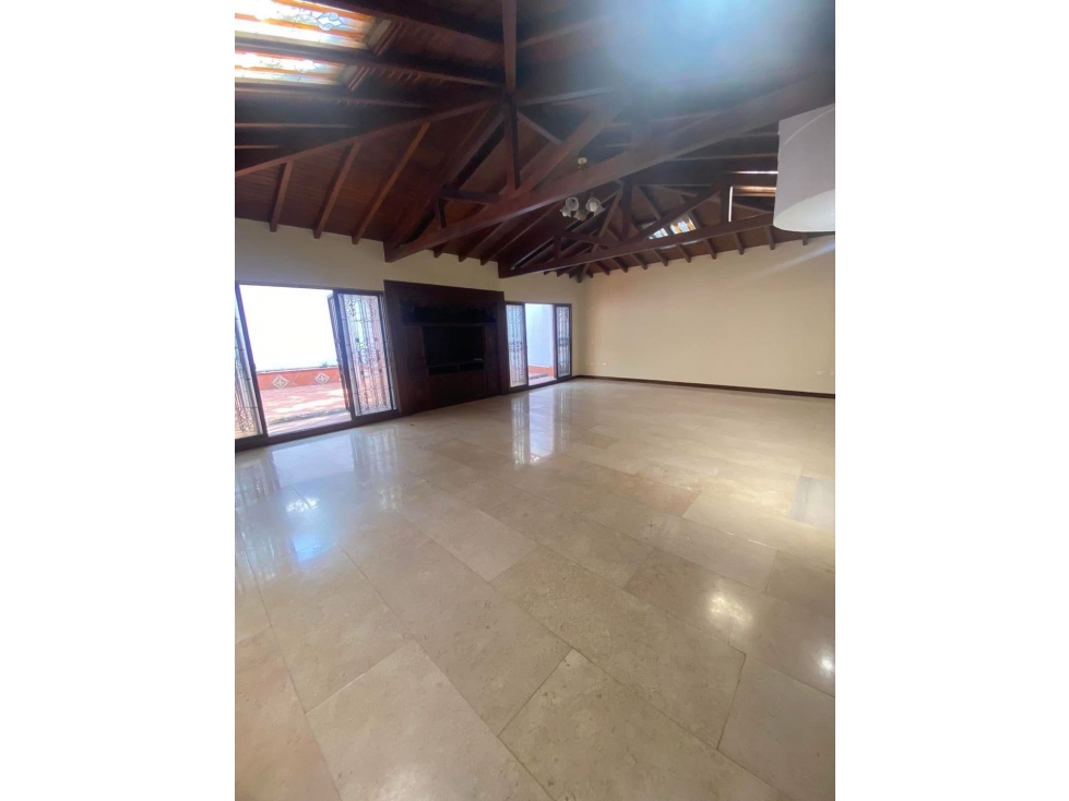 VENDO CASA EN ENVIGADO. LOMA EL ESCOBERO AL LADO DEL CC CITY PLAZA — foto 3