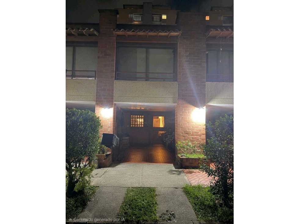 Vendo casa en Envigado sector camino verde