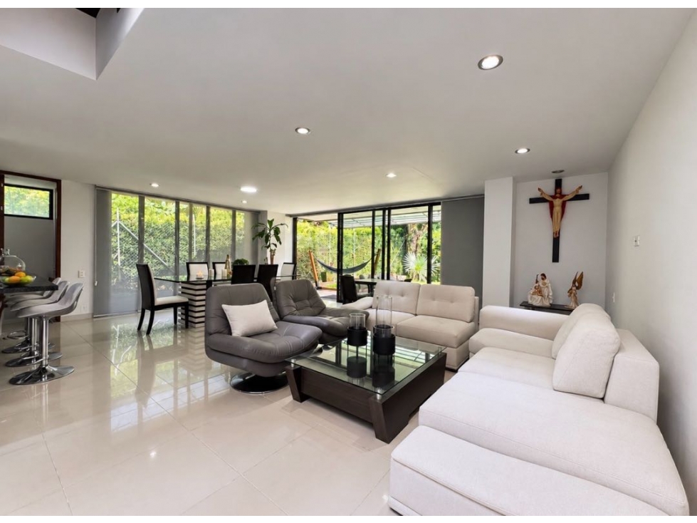 VENDO CASA EN ENVIGADO SECTOR LOMA DEL ATRAVESADO — foto 2