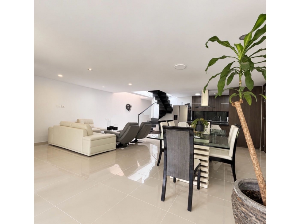 VENDO CASA EN ENVIGADO SECTOR LOMA DEL ATRAVESADO — foto 3