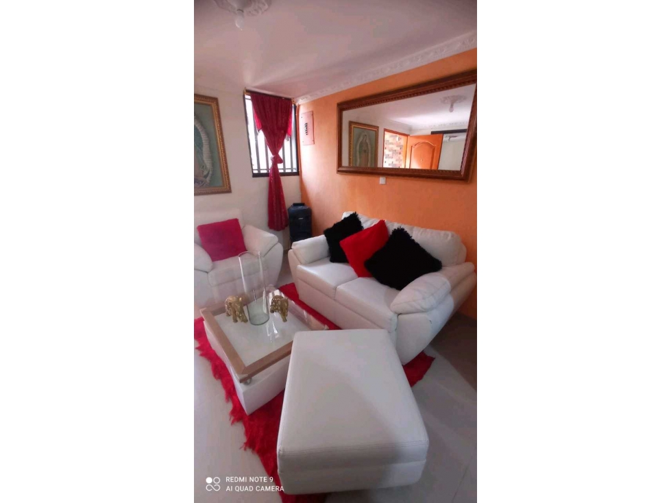 VENDO CASA EN FLORENCIA 1°PISO PARQUEADERO EN ANTEJARDIN