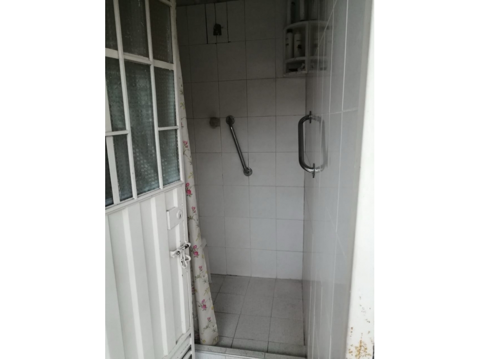 Vendo casa en Honda/b. Versalles-lote:347Ms-147Ms const.servicios-YG - 3