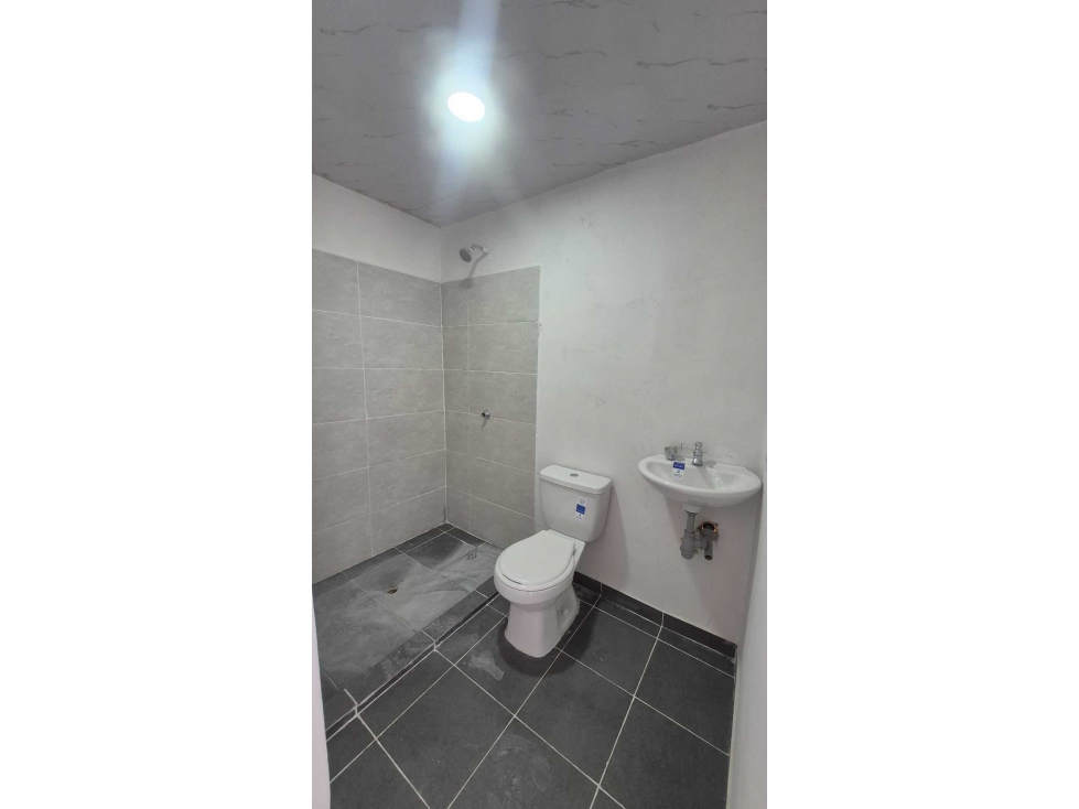 Vendo casa en jamundi barrio eden del parque 3 pisos independiente — foto 4