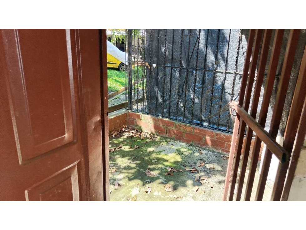 Vendo casa en jamundi barrio terranova al frente de un parque — foto 2
