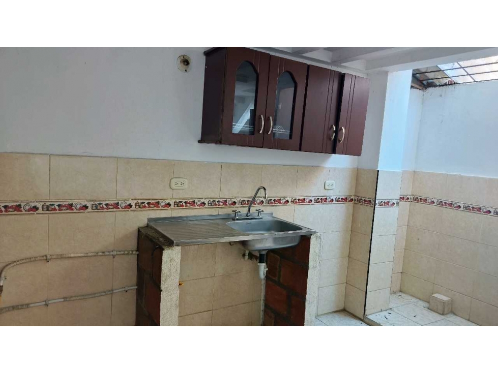 Vendo casa en jamundi barrio terranova al frente de un parque — foto 6
