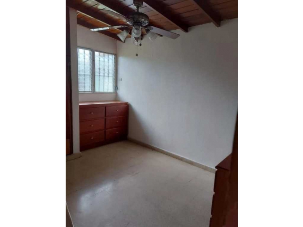 VENDO CASA EN LA CHORRERA BARIO COLÓN 3R (DMFS) - 4
