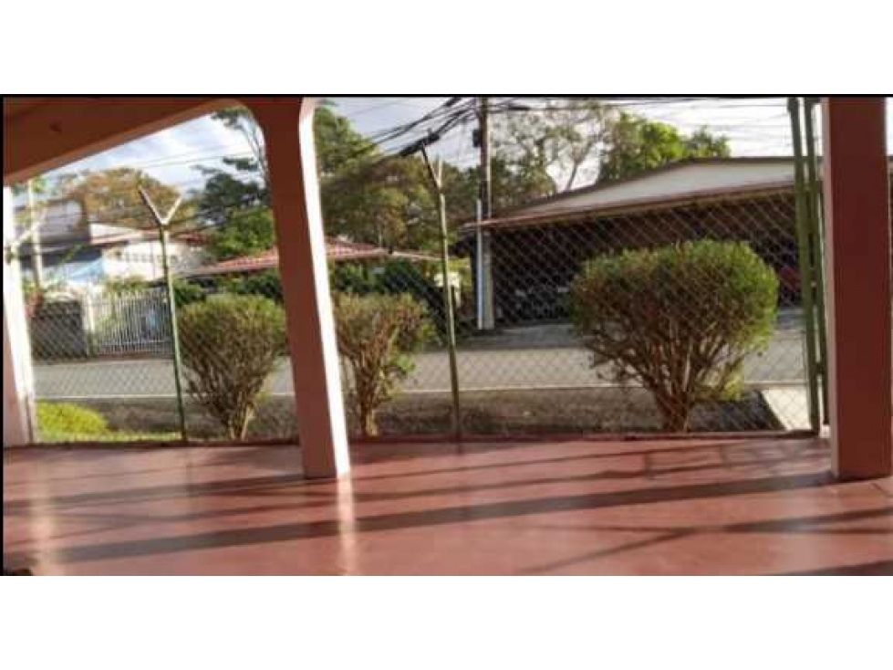 VENDO CASA EN LA CHORRERA BARIO COLÓN 3R (DMFS) - 5