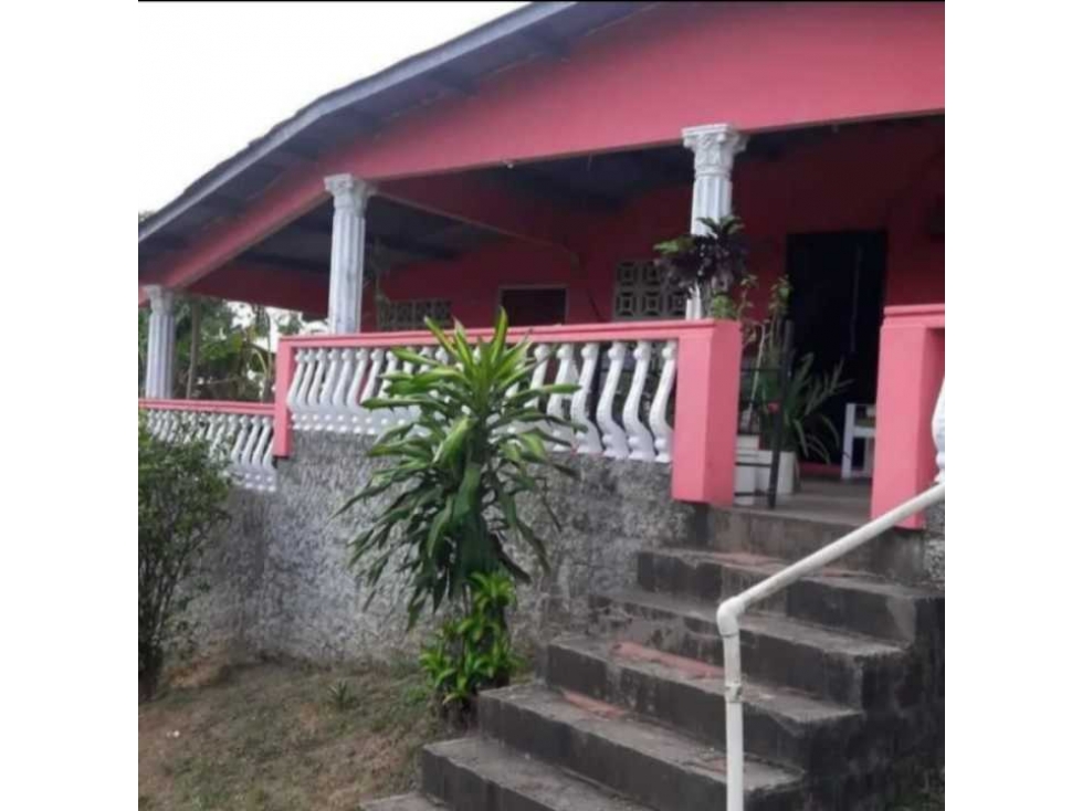 VENDO CASA EN LA CHORRERA GUADALUPE 5R