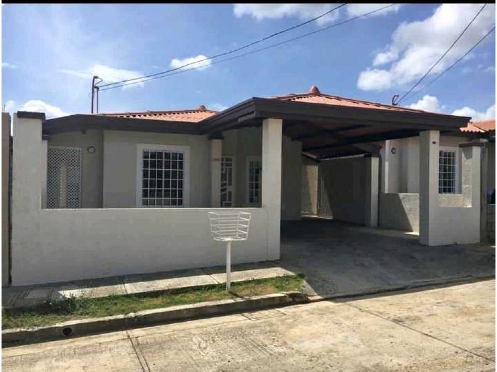VENDO CASA EN LA CHORRERA ISLA DE MONTELIMAR