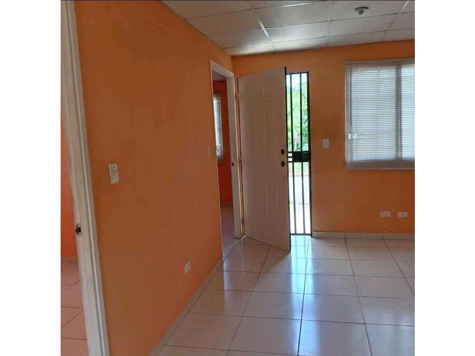 VENDO CASA EN LA CHORRERA LA MENDOZA BARRIADA SUNSET COUNTRY CLUB — foto 2