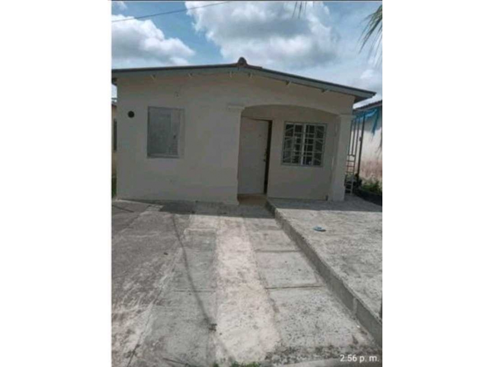 VENDO CASA EN LA CHORRERA RESIDENVIAL LOS FLAMINGOS
