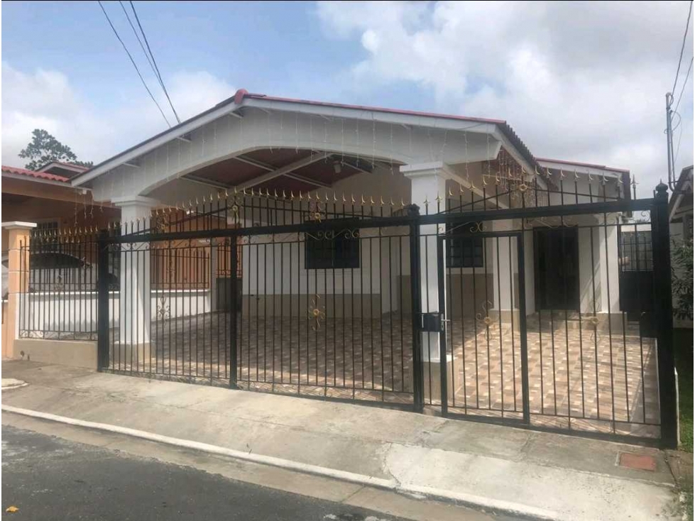 VENDO CASA EN LA CHORRERA VALLE DORADO