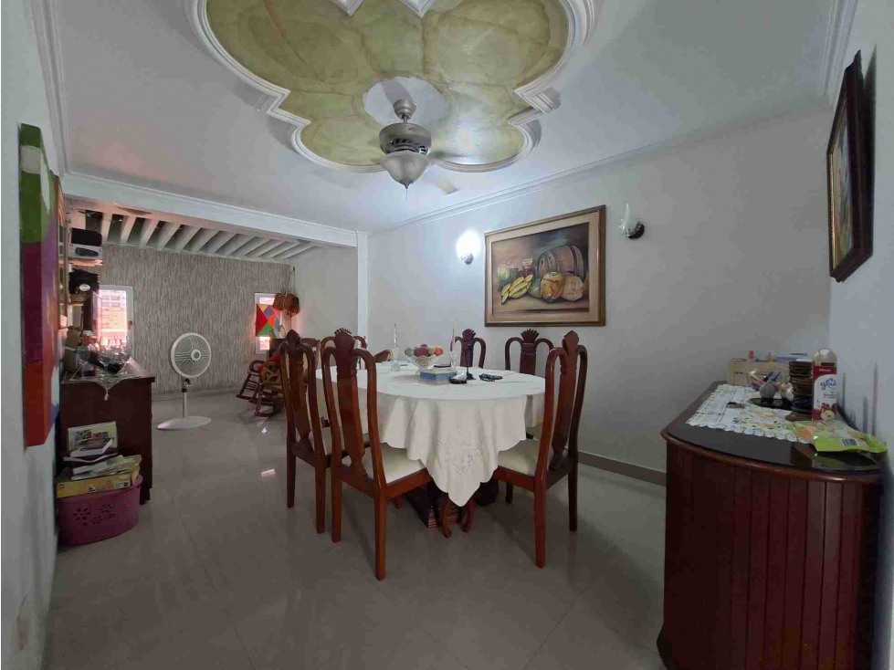 VENDO CASA EN EL BARRIO LA CUMBRE